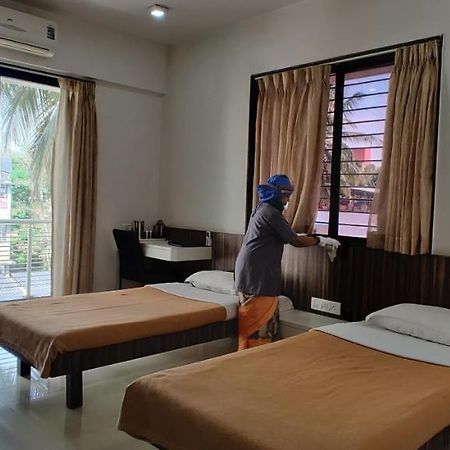 Aashiyana Inn Nashik Buitenkant foto